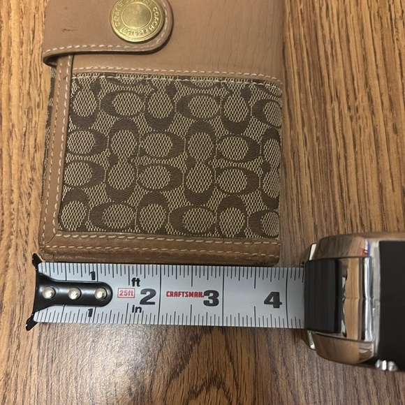 Coach Trifold Tan Wallet With Gold Snap Closure - Picture 6 of 6